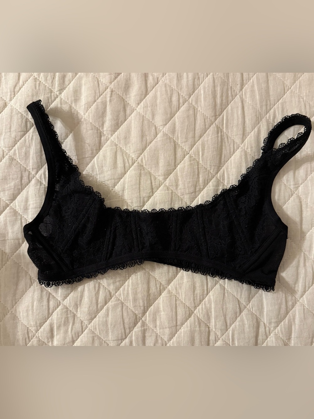 Victoria's Secret Black Lace Bralette size Small - Picture 1 of 6